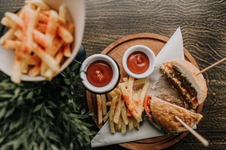 sandwich with fries in tray